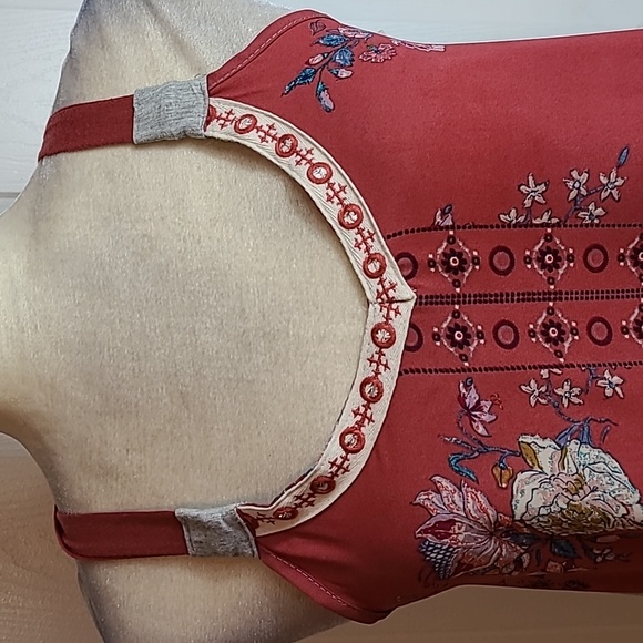 Rewind Tank Top - Picture 2 of 11